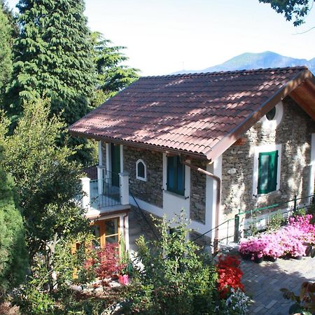 Ferienwohnung La Camelia D'Oro Oggebio Exterior foto