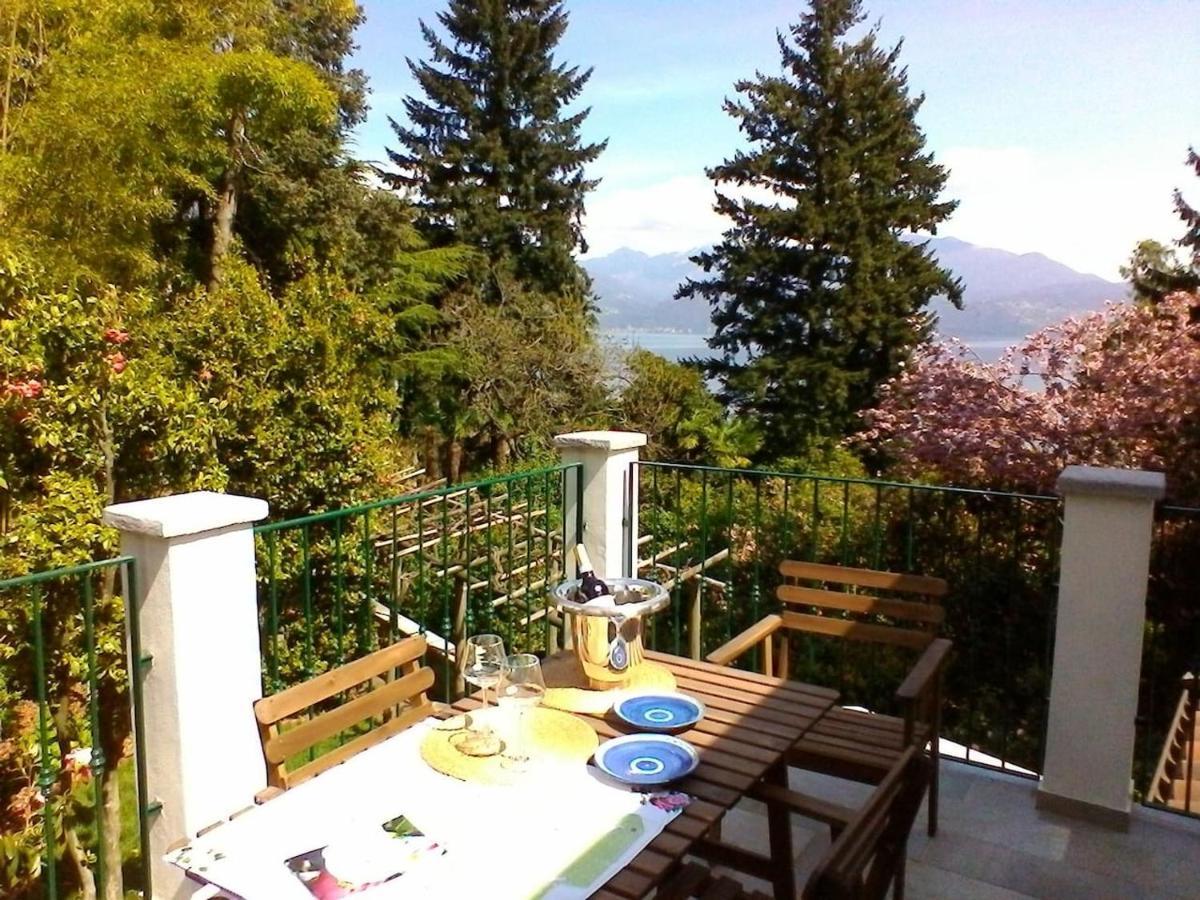 Ferienwohnung La Camelia D'Oro Oggebio Exterior foto