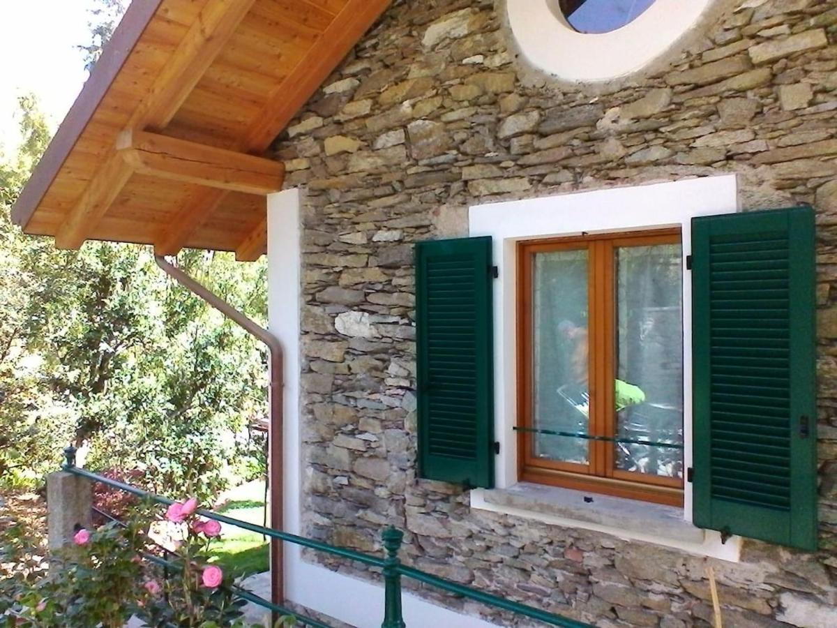 Ferienwohnung La Camelia D'Oro Oggebio Exterior foto