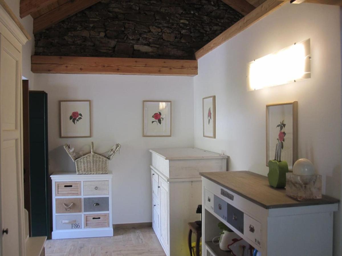Ferienwohnung La Camelia D'Oro Oggebio Exterior foto