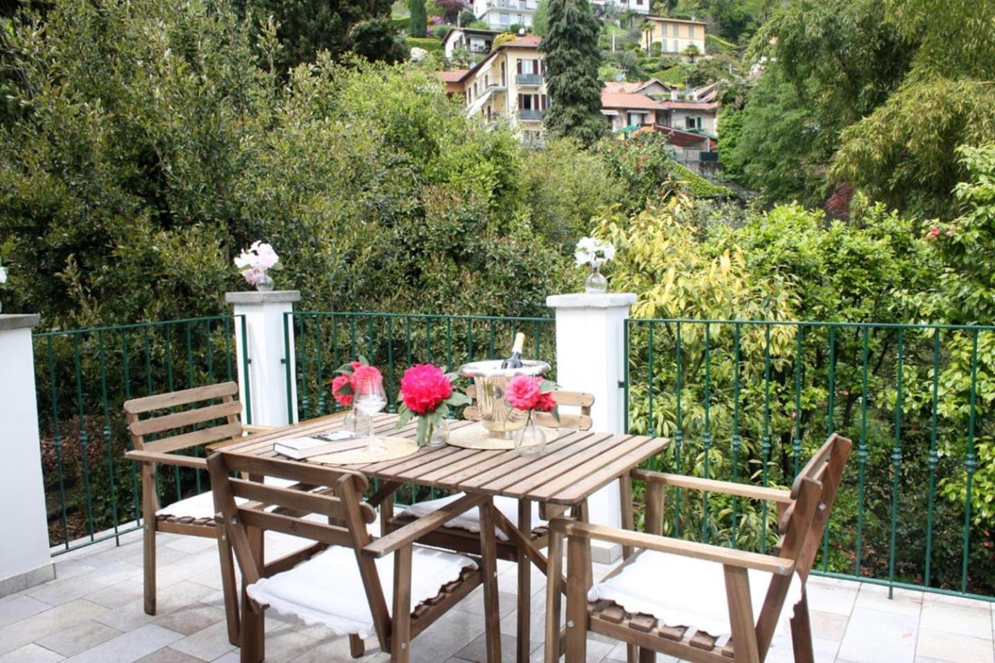 Ferienwohnung La Camelia D'Oro Oggebio Exterior foto