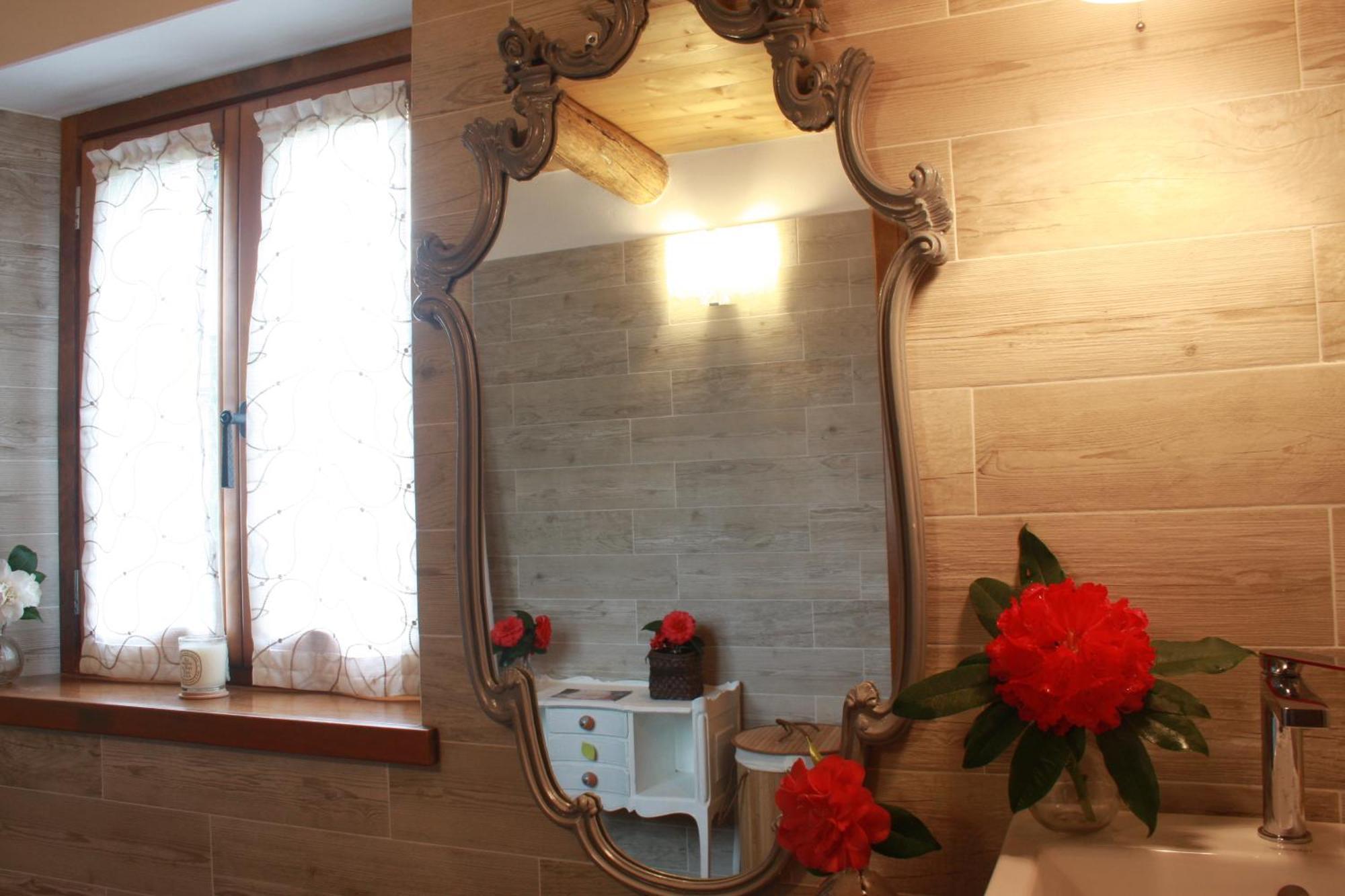 Ferienwohnung La Camelia D'Oro Oggebio Exterior foto